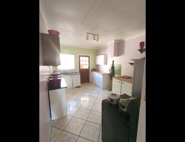 3 BEDROOM HOUSE FOR SALE IN STONEYDRIFT